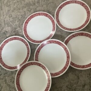 6 Corelle Red and White Dinner Plates.